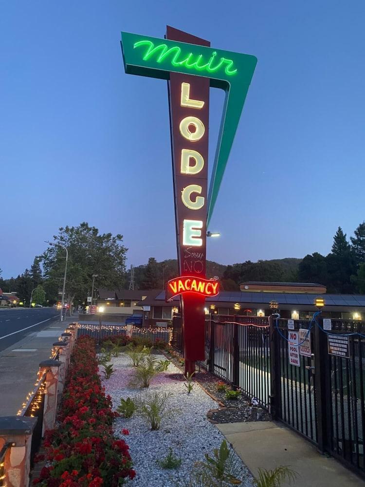 Muir Lodge Motel Martinez Exterior photo